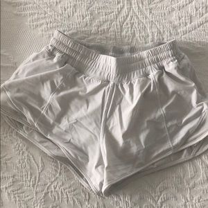 Lululemon White Size 2 Shorts
